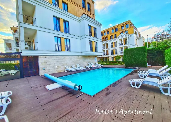 Matsa In Evergreen Complex Apartment Warna